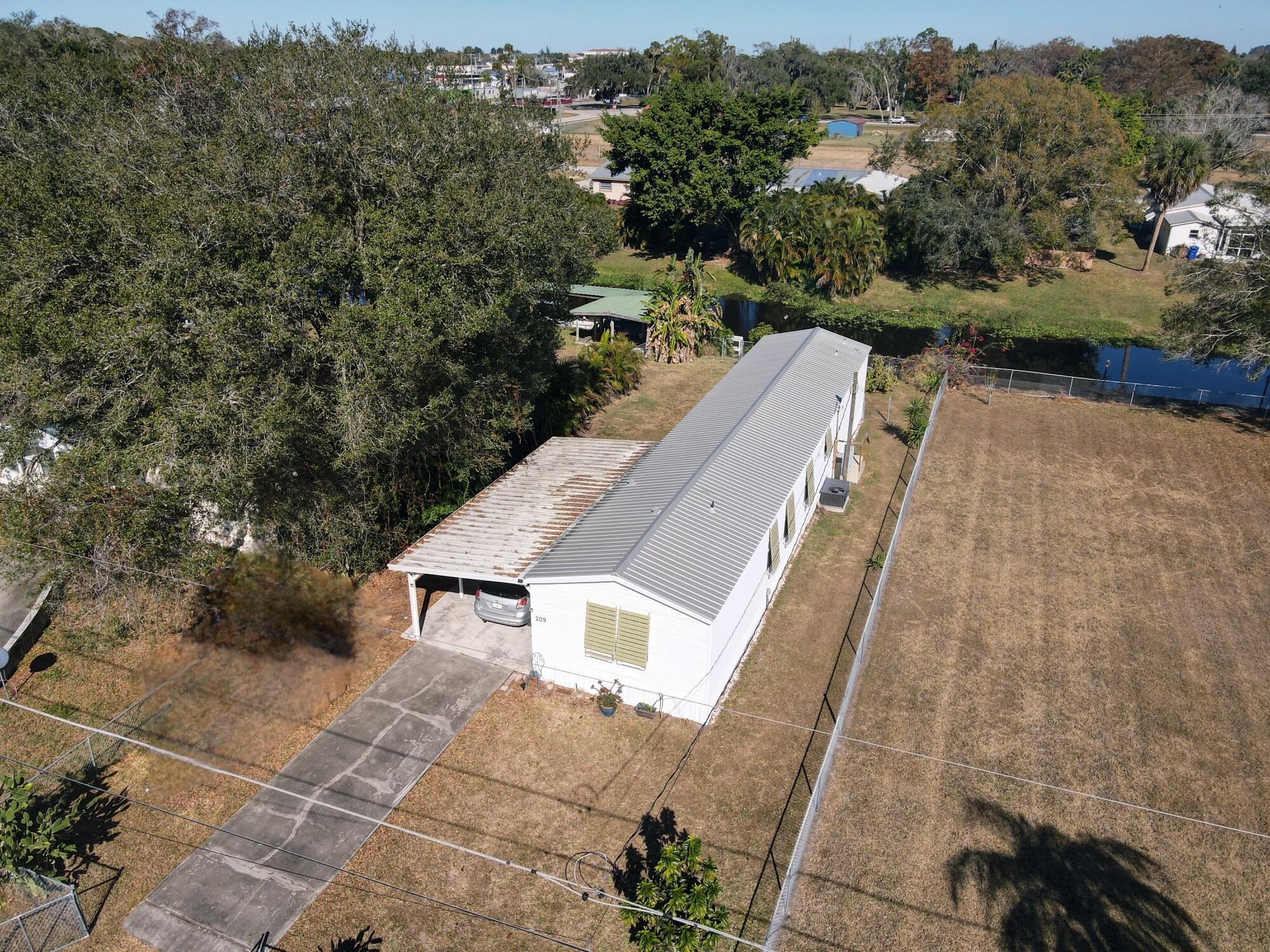 209 Southeast 8th Street Okeechobee, FL 34974 - Photo 15 of 35 dji_fly_20260119_110706_884_176892207994