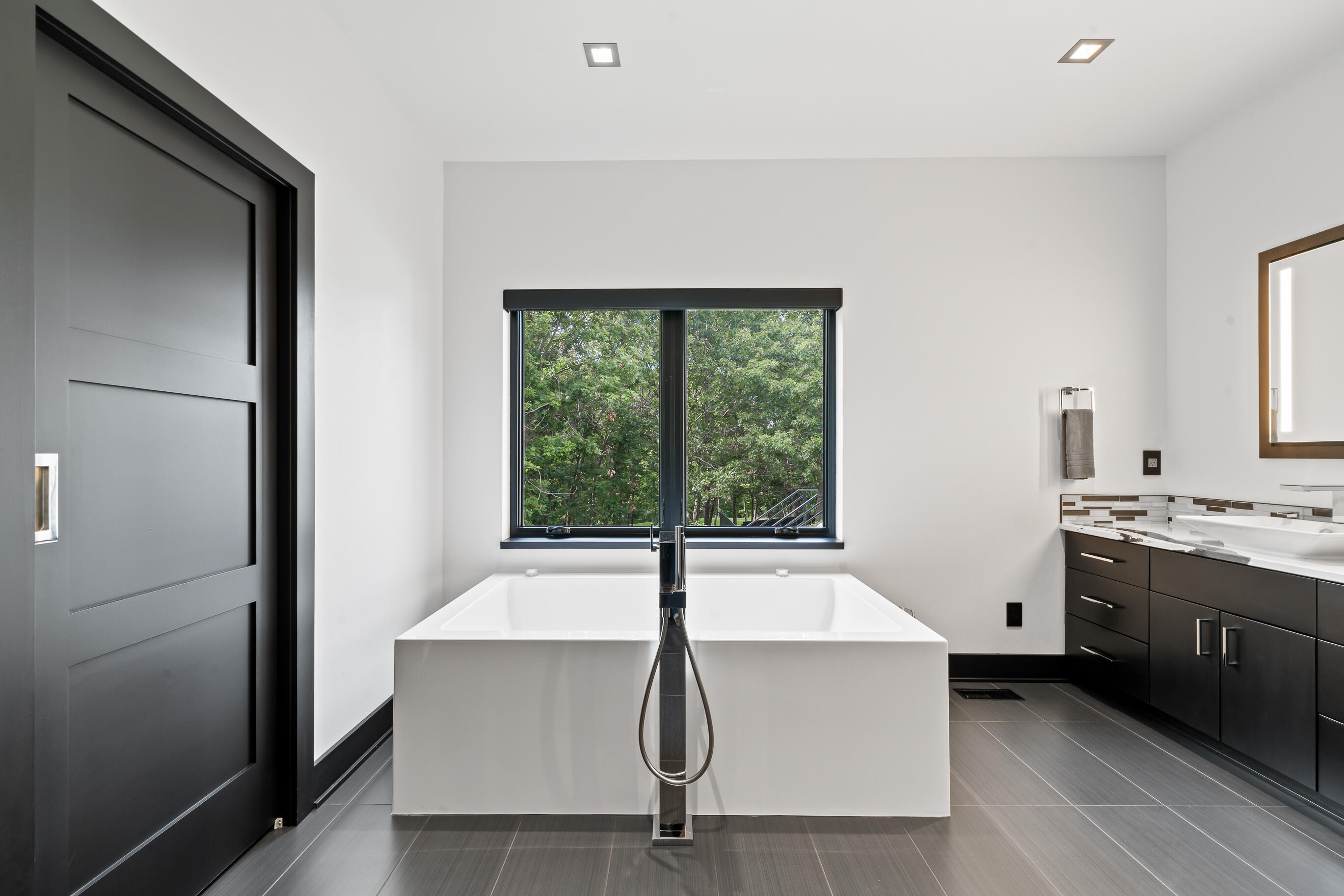 W3830 Scotch Bush Road Lafayette, WI 53121 - Photo 60 of 135 Tub