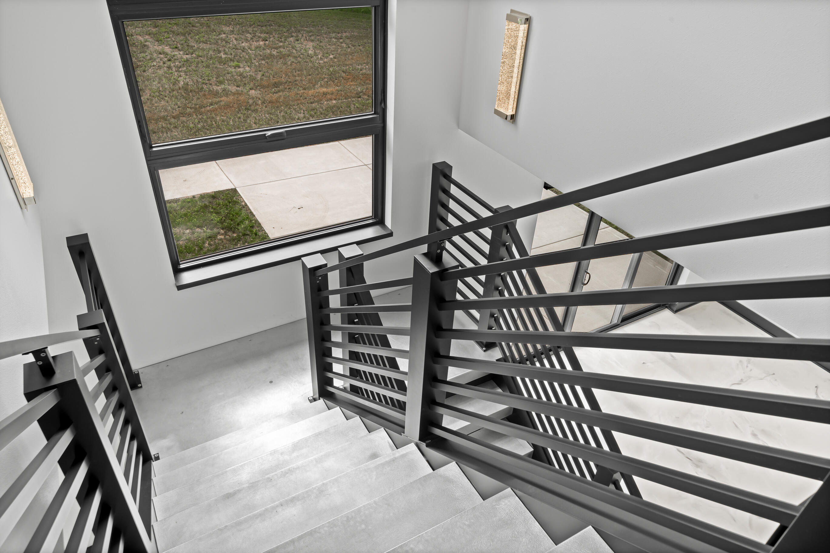 W3830 Scotch Bush Road Lafayette, WI 53121 - Photo 70 of 135 Aluminum Stairs