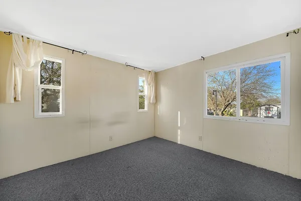 a view of entryway with a front door