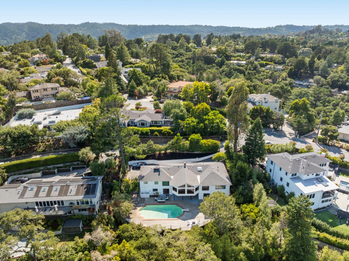 1407 Carlton Road Hillsborough, CA 94010 - Photo 8 of 113