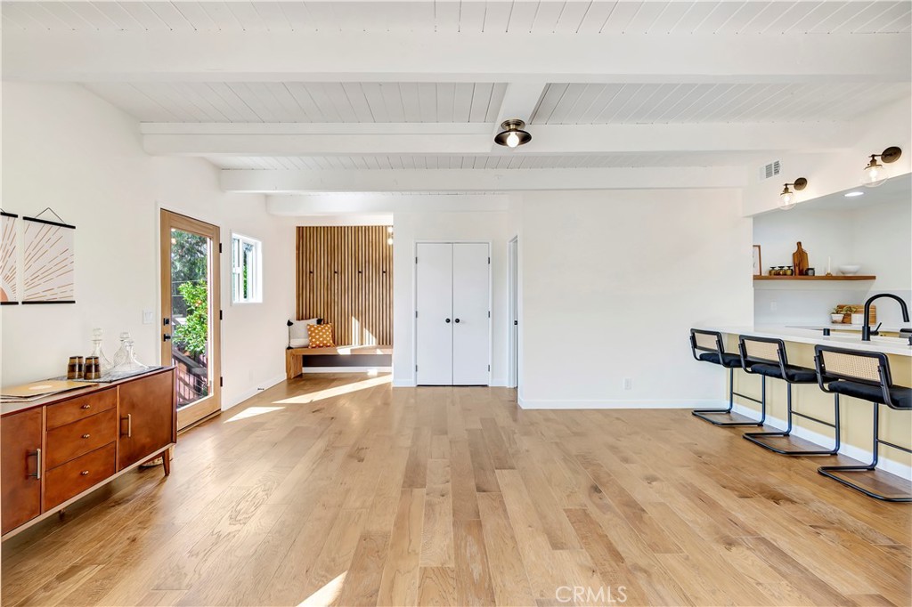 68 Laurel Drive Altadena, CA 91001 - Photo 20 of 59 a living room with furniture and a wooden floor