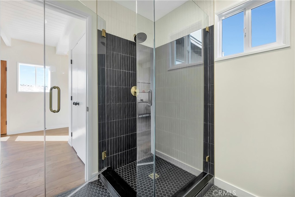 68 Laurel Drive Altadena, CA 91001 - Photo 28 of 59 a bathroom with a shower