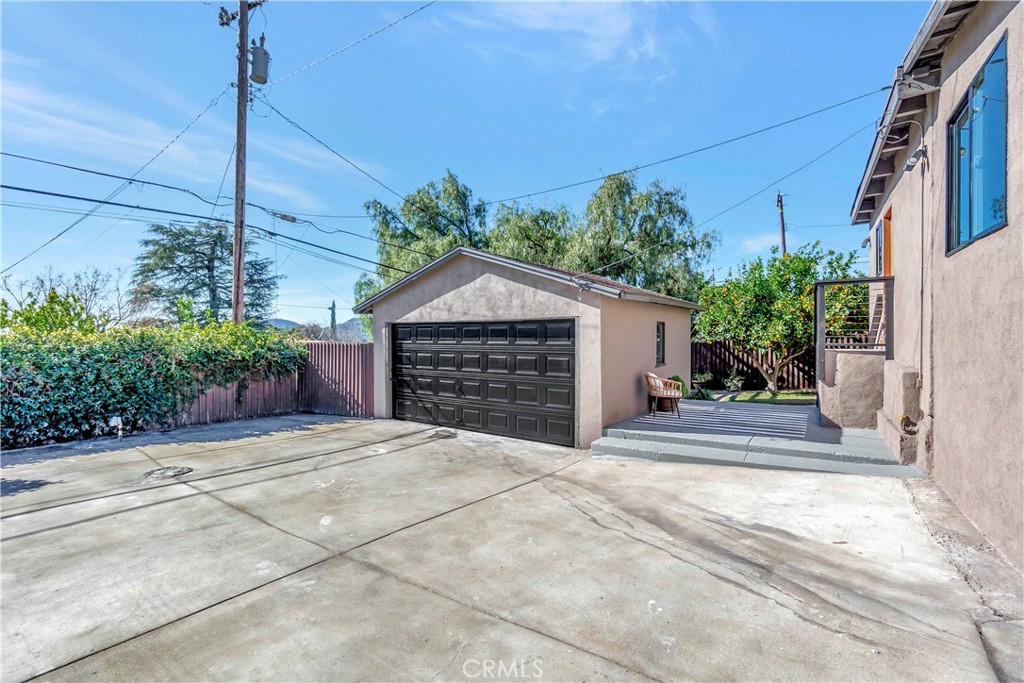 68 Laurel Drive Altadena, CA 91001 - Photo 39 of 59 2 Car Garage with Long Driveway
