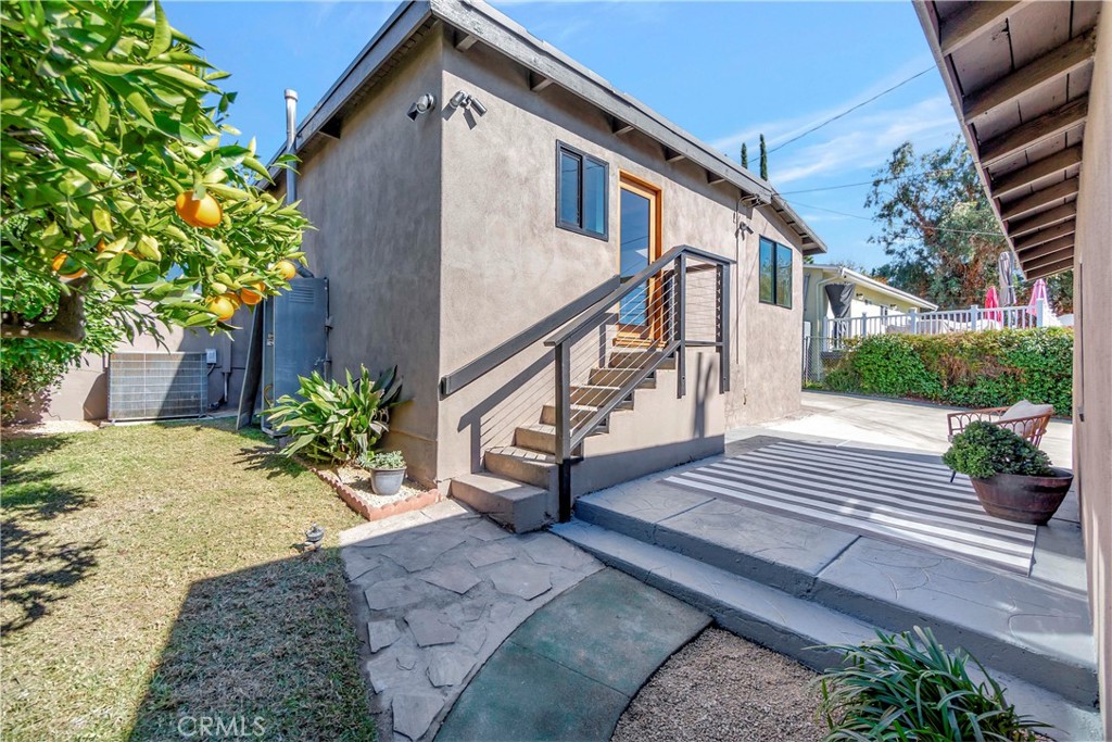 68 Laurel Drive Altadena, CA 91001 - Photo 43 of 59 Back Patio
