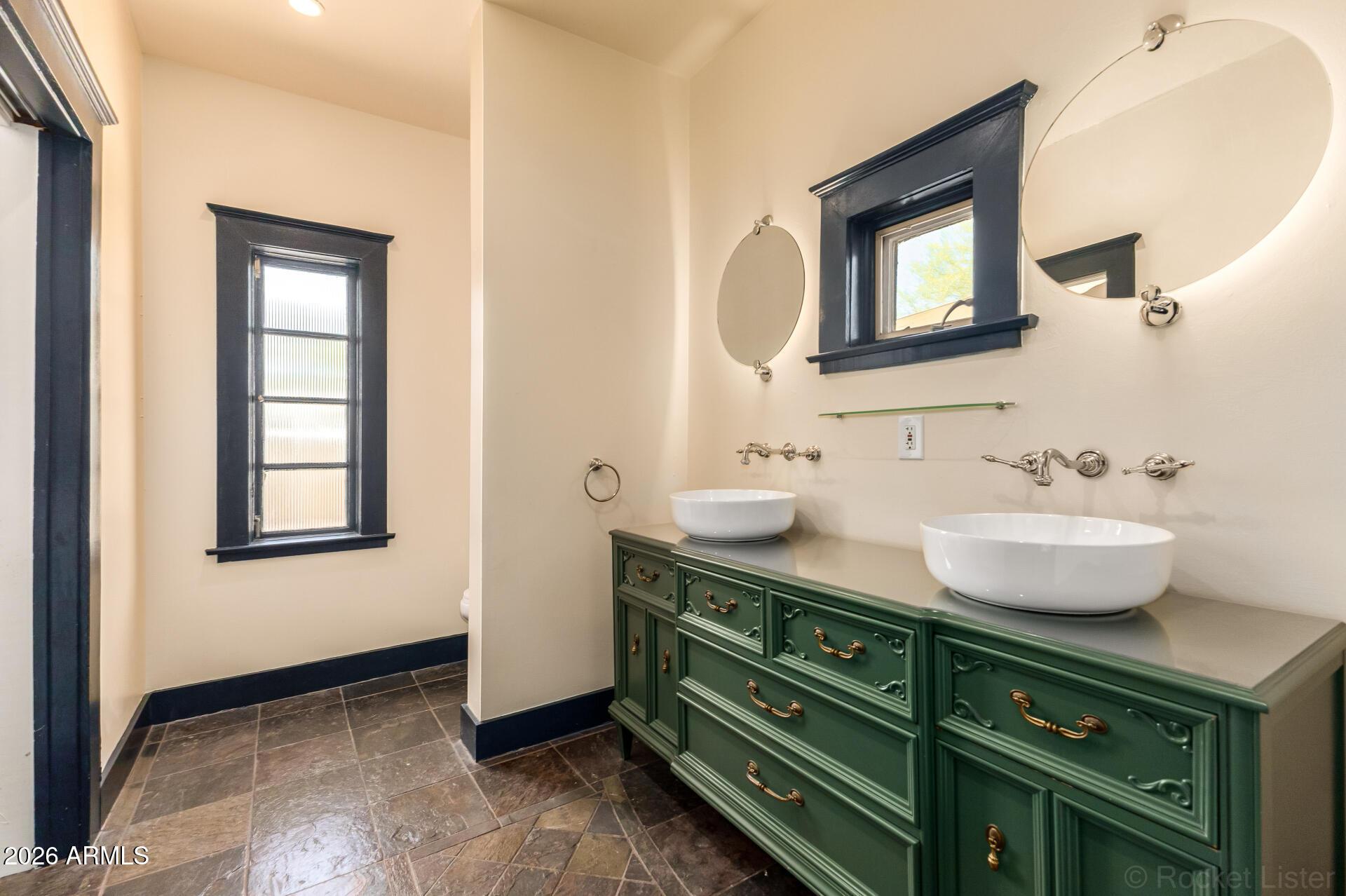 2034 North Mitchell Street Phoenix, AZ 85006 - Photo 13 of 30 Photo #13