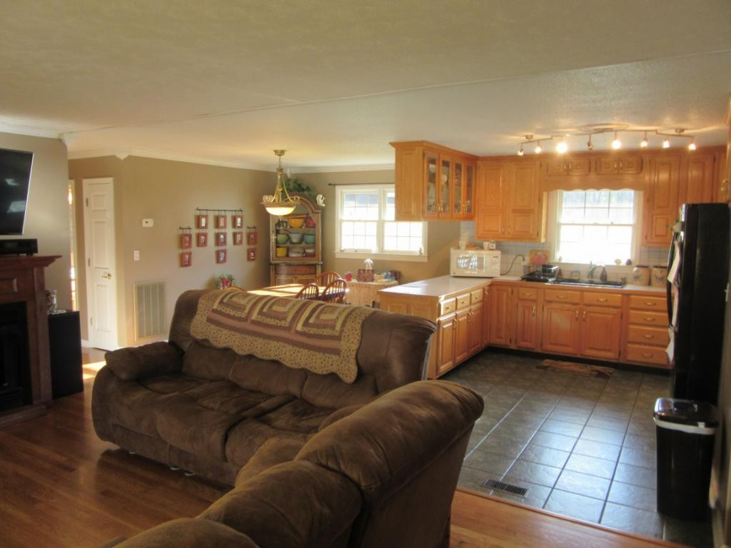 122 Morton Road Hampton, TN 37658 - Photo 11 of 34 Photo 11