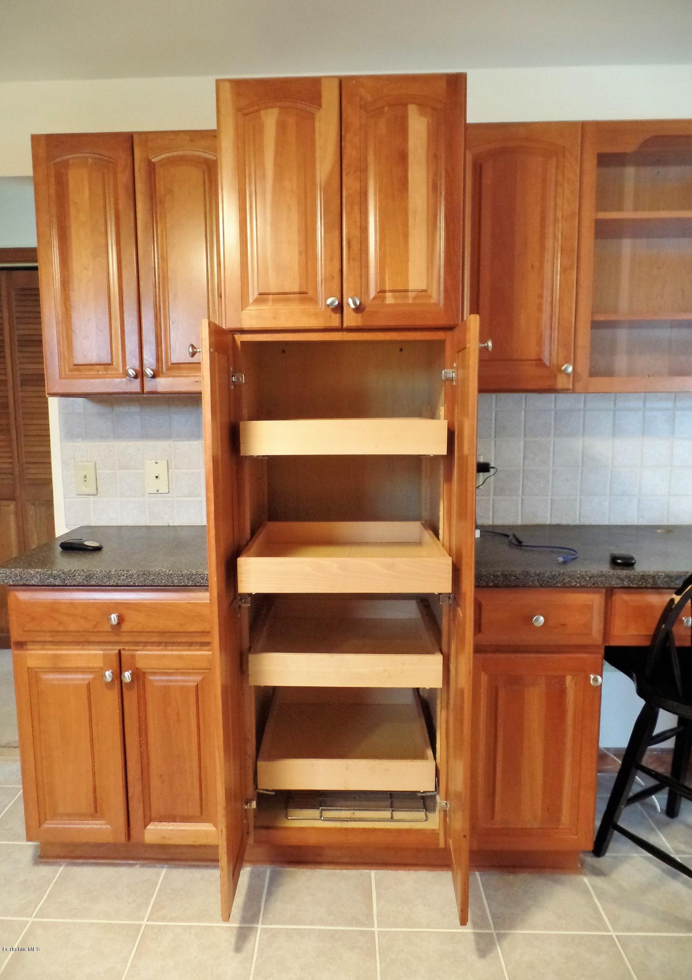 118 Oak Hill Road Pittsfield, MA 01201 - Photo 5 of 35 kitchen (5)