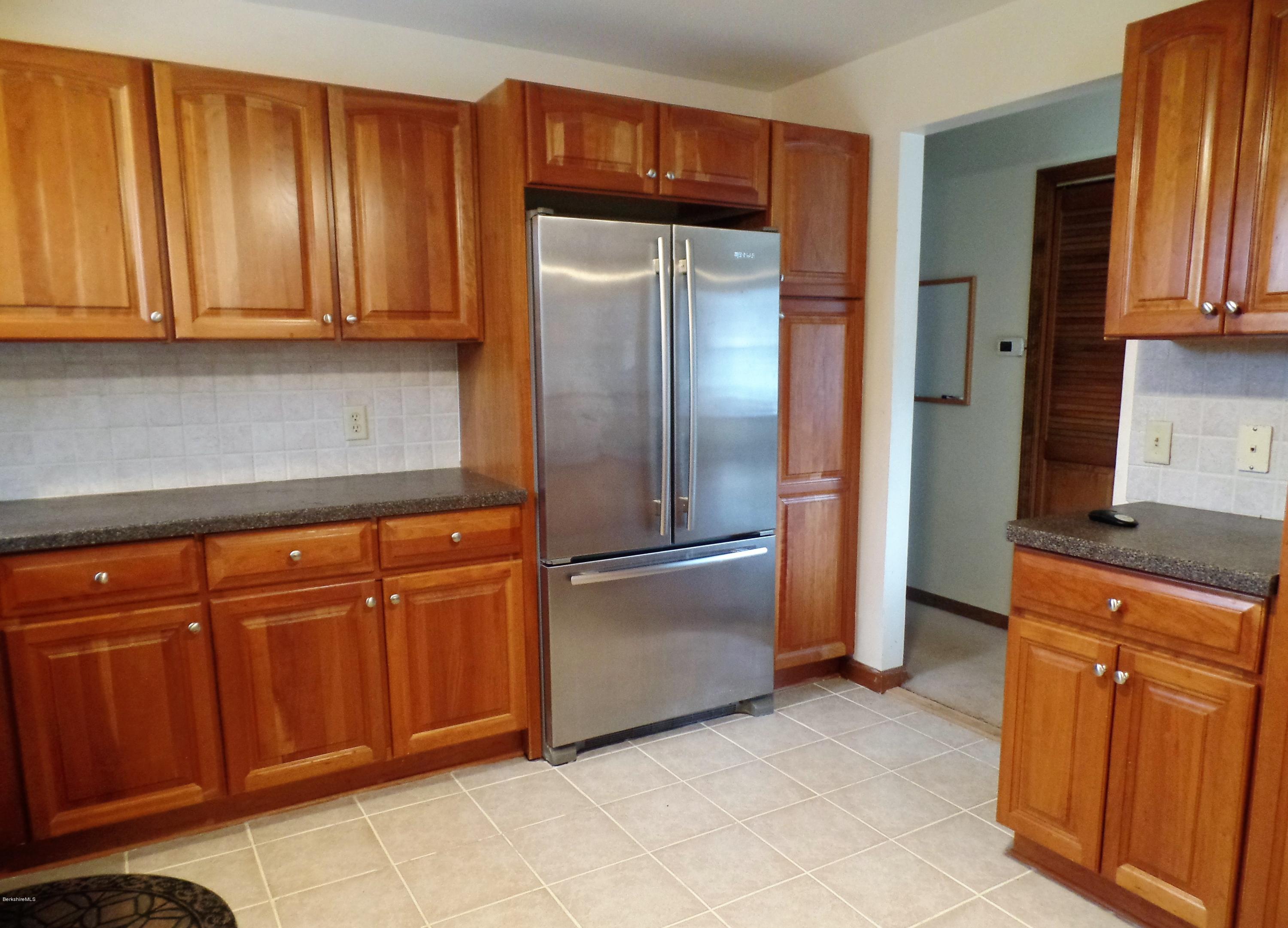118 Oak Hill Road Pittsfield, MA 01201 - Photo 8 of 35 Kitchen (3)
