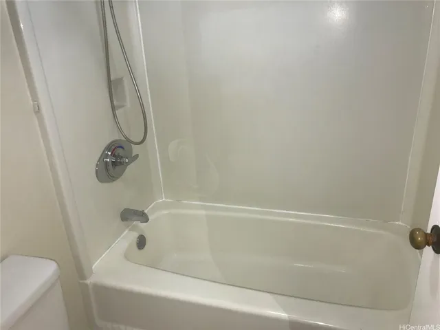 $2,200 | 98-410 Koauka Loop, Unit 1D, Aiea, HI 96701