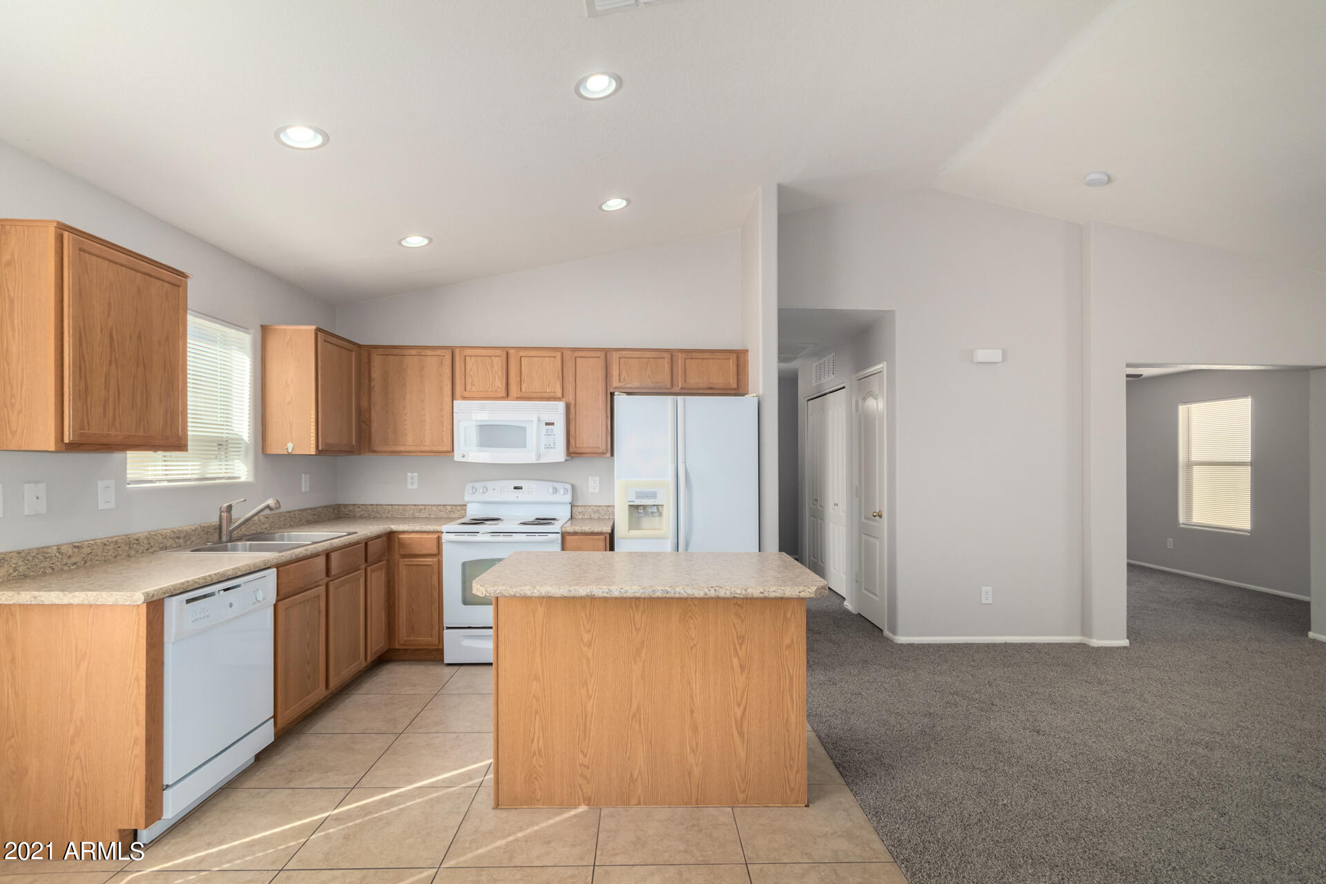 4185 East Azurite Road San Tan Valley, AZ 85143 - Photo 13 of 23 0012-Azurite 9