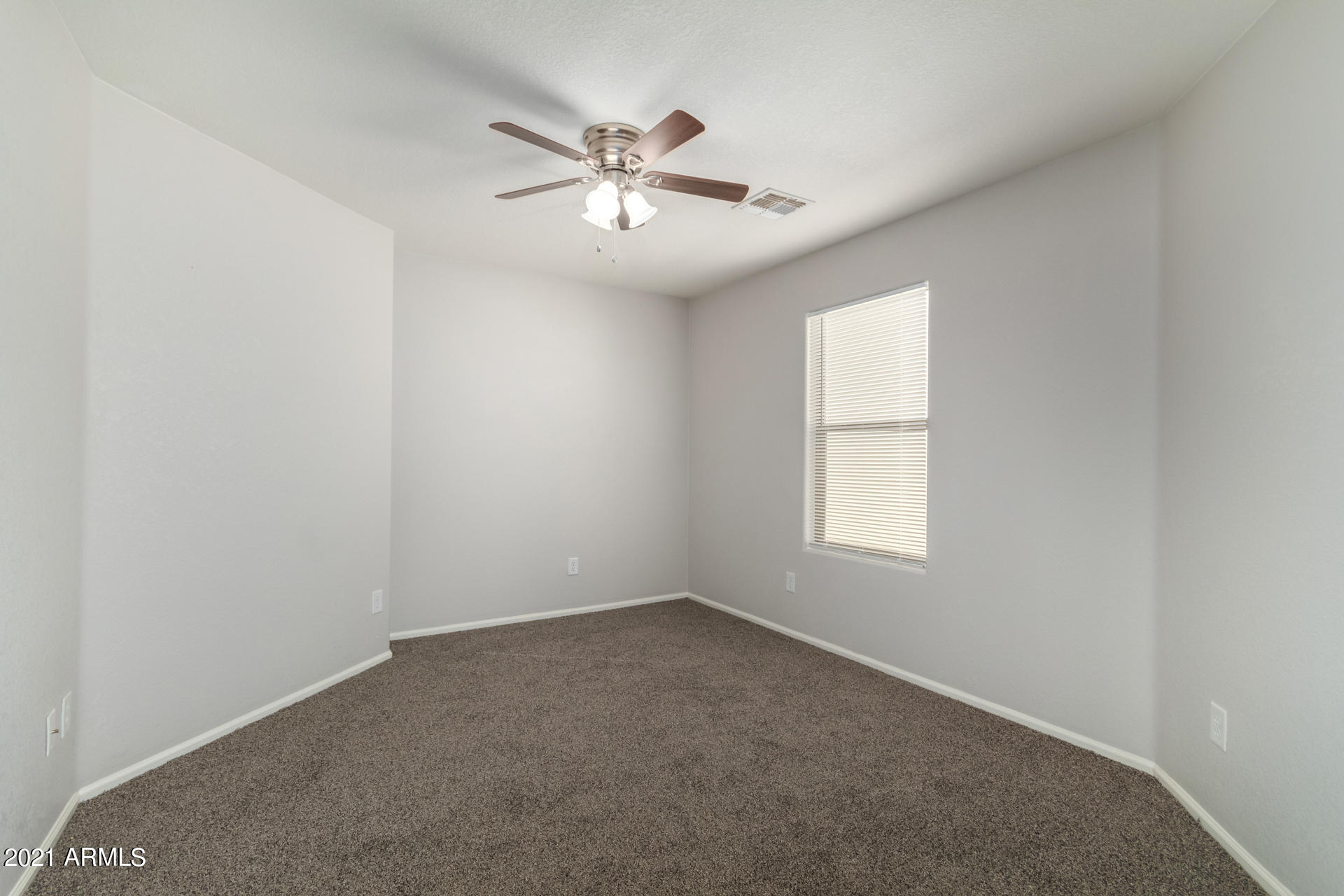 4185 East Azurite Road San Tan Valley, AZ 85143 - Photo 7 of 23 0014-Azurite 13
