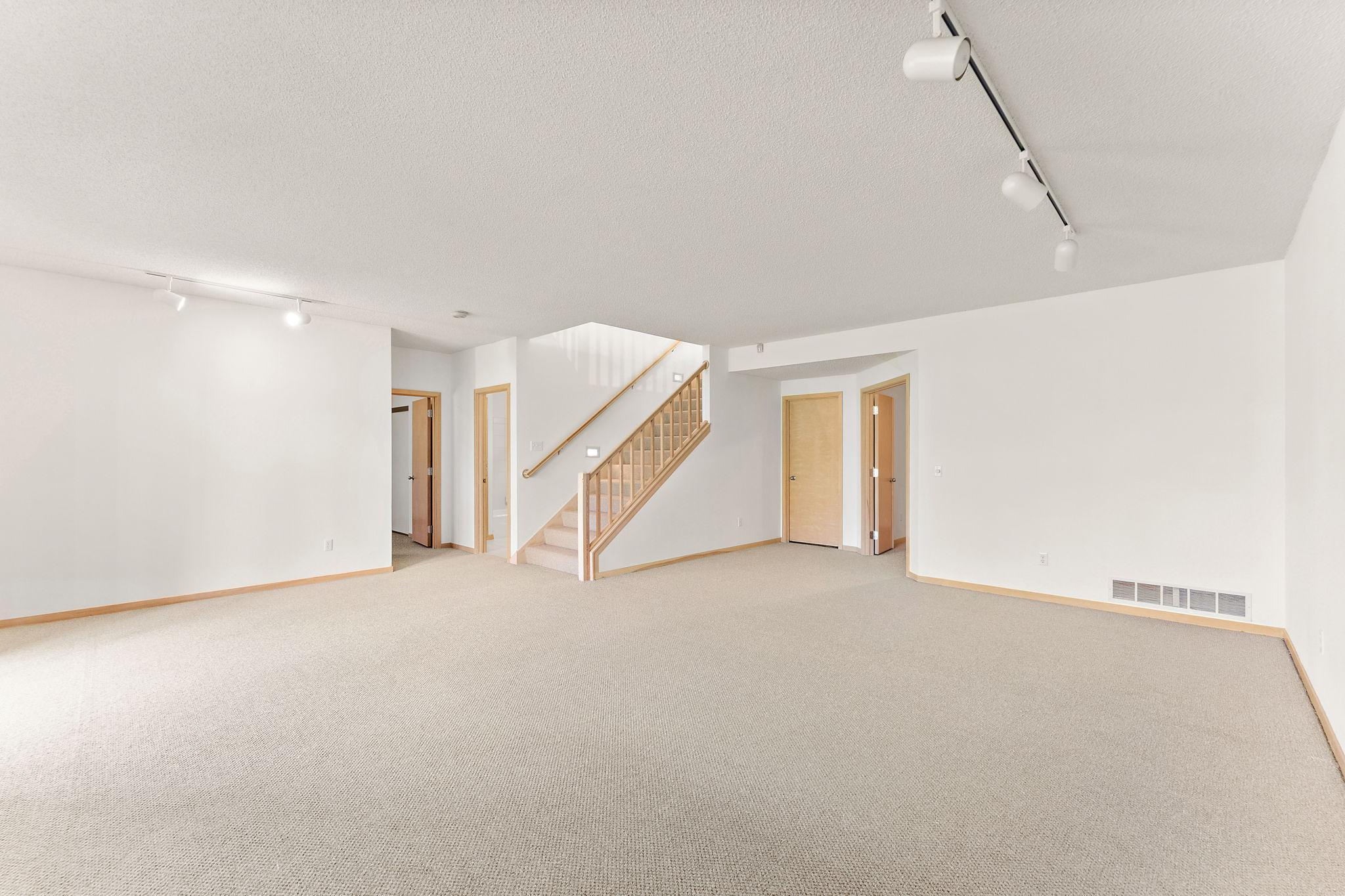 8914 Hilloway Road Eden Prairie, MN 55347 - Photo 34 of 45