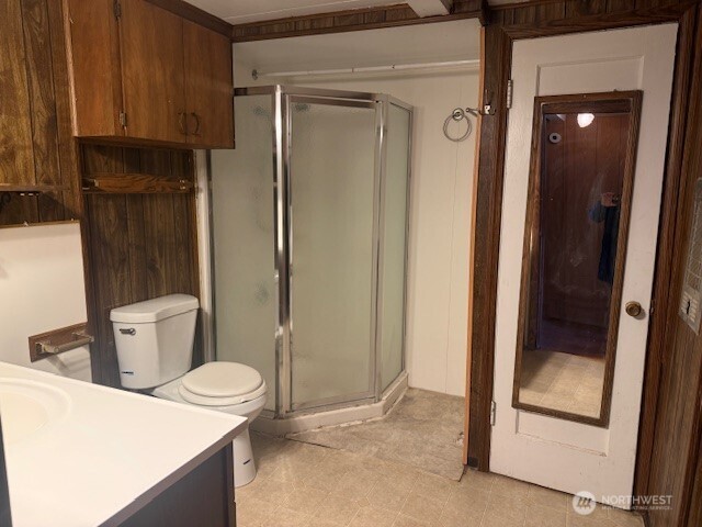 1206 Sunset Street Southeast Ephrata, WA 98823 - Photo 5 of 11 a bathroom with a sink a toilet and shower