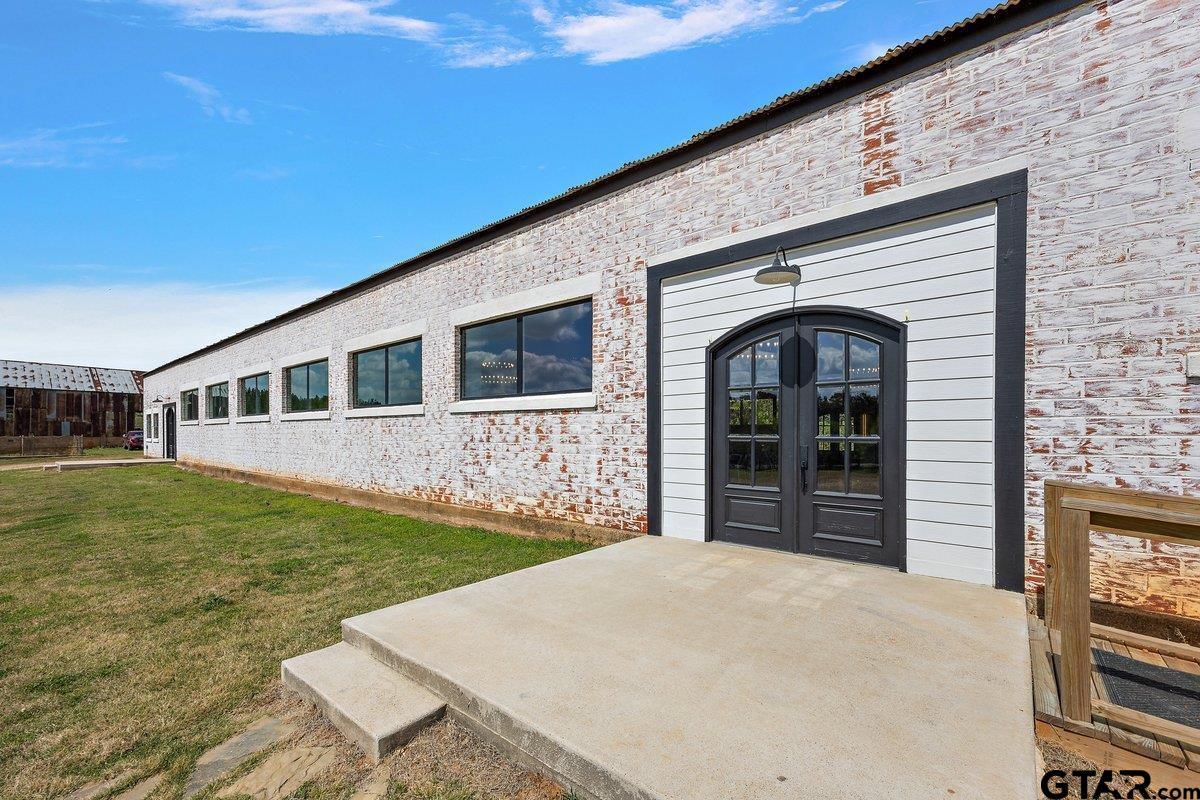 13089 US Highway 84 West Rusk, TX 75785 - Photo 13 of 43 a front view of a house with garden
