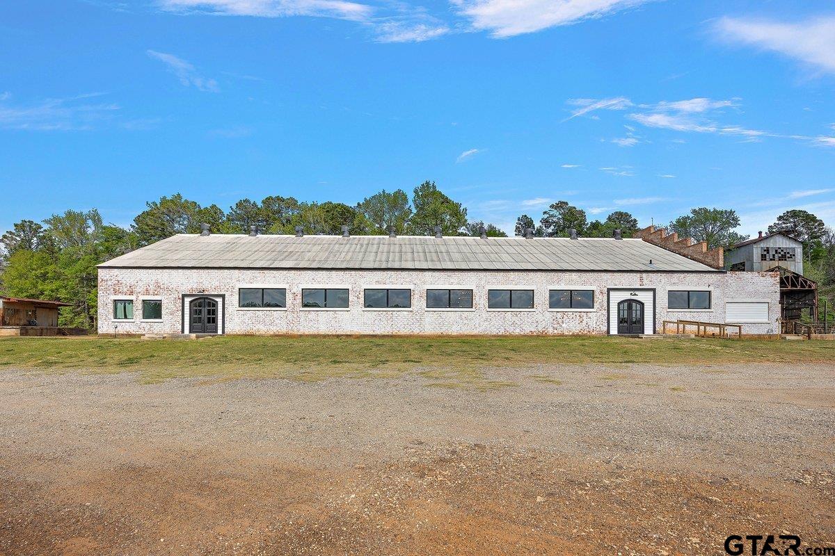 13089 US Highway 84 West Rusk, TX 75785 - Photo 14 of 43 a front view of a house with a garden