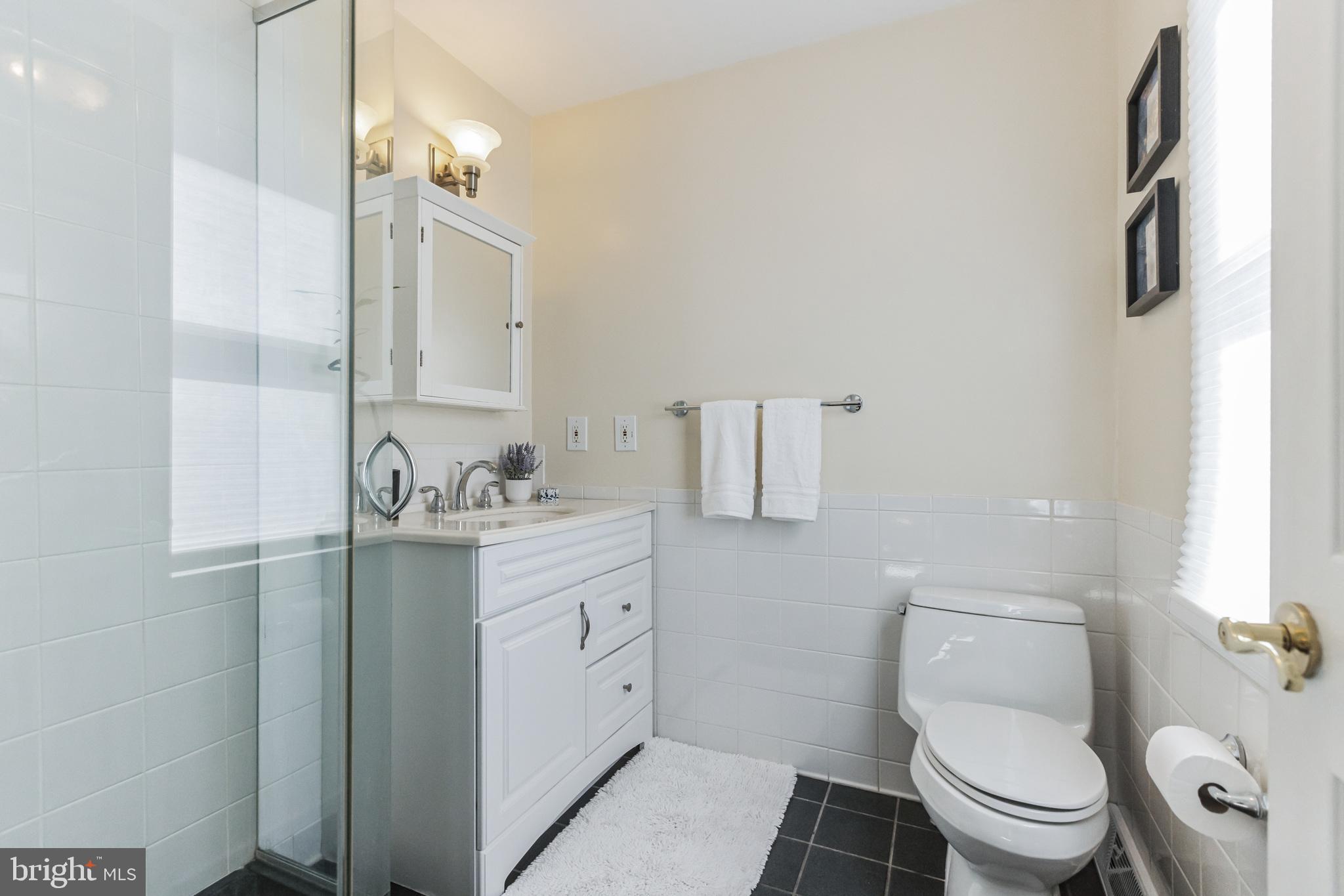 202 Winterlock Way Wallingford, PA 19086 - Photo 23 of 38 Primary bathroom