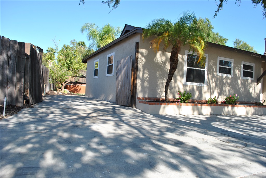 8613 Big Rock Road Santee, CA 92071 - Photo 4 of 25 Gallery Image 4