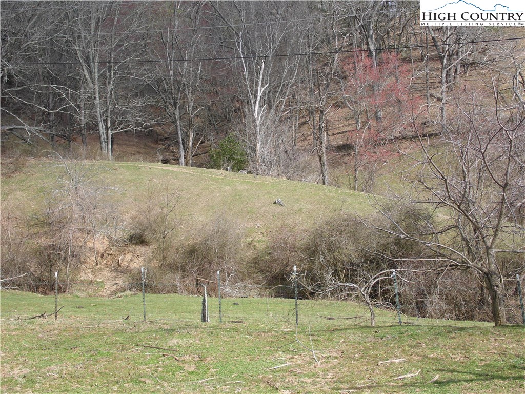 5116 Fox Ridge Road Ennice, NC 28623 - Photo 10 of 36 Gallery Image 10