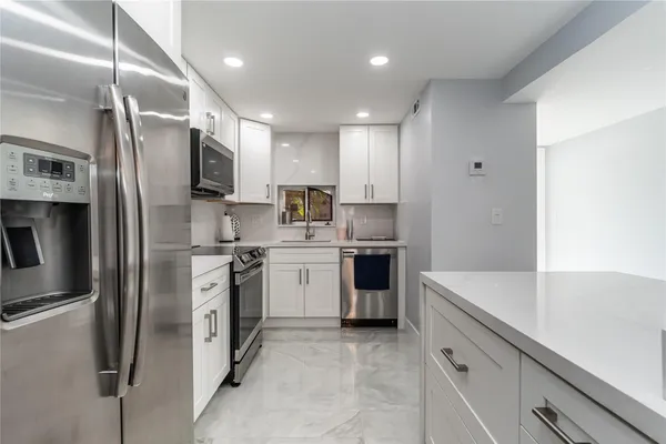 $3,400 | 9523 South Hollybrook Lake Drive, Unit 102, Pembroke Pines, FL 33025