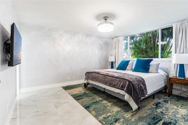 $3,400 | 9523 South Hollybrook Lake Drive, Unit 102, Pembroke Pines, FL 33025