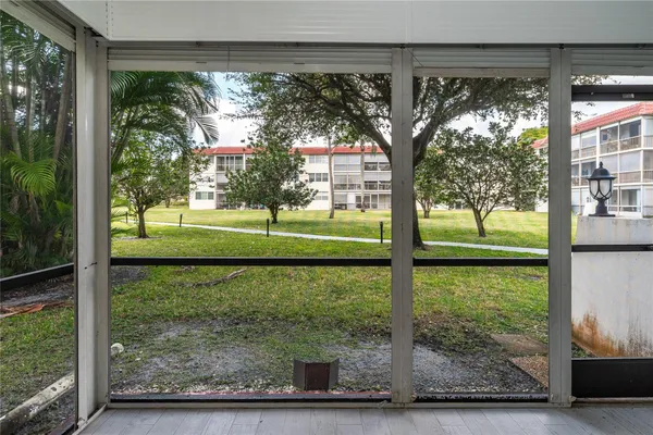 $3,400 | 9523 South Hollybrook Lake Drive, Unit 102, Pembroke Pines, FL 33025