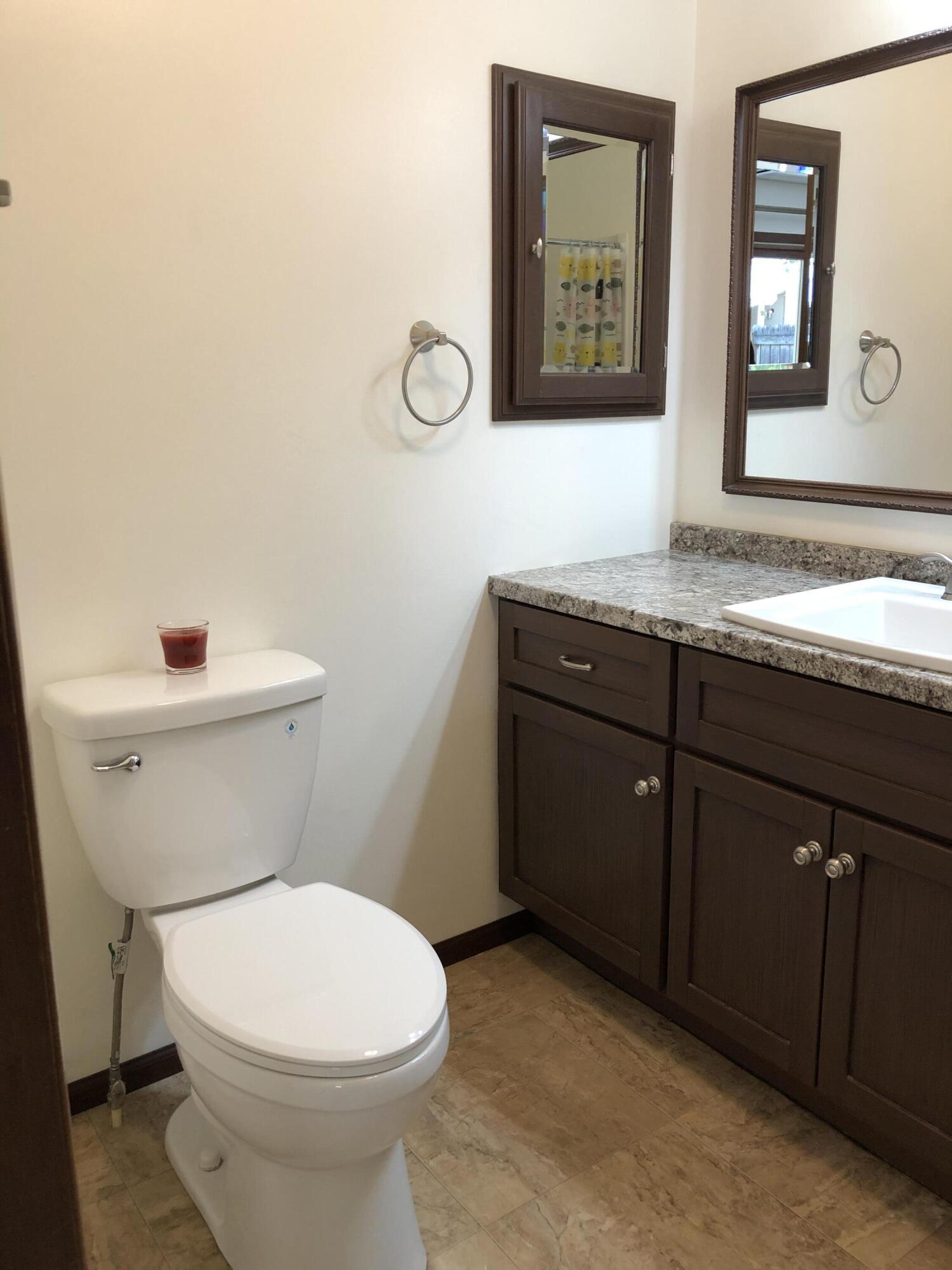 1600 Spring Street Medford, OR 97504 - Photo 25 of 55 Master bath w/ water saver lavatory