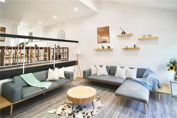 $925,000 | 596 West Huntington Drive, Unit F, Arcadia, CA 91007