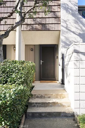 $925,000 | 596 West Huntington Drive, Unit F, Arcadia, CA 91007