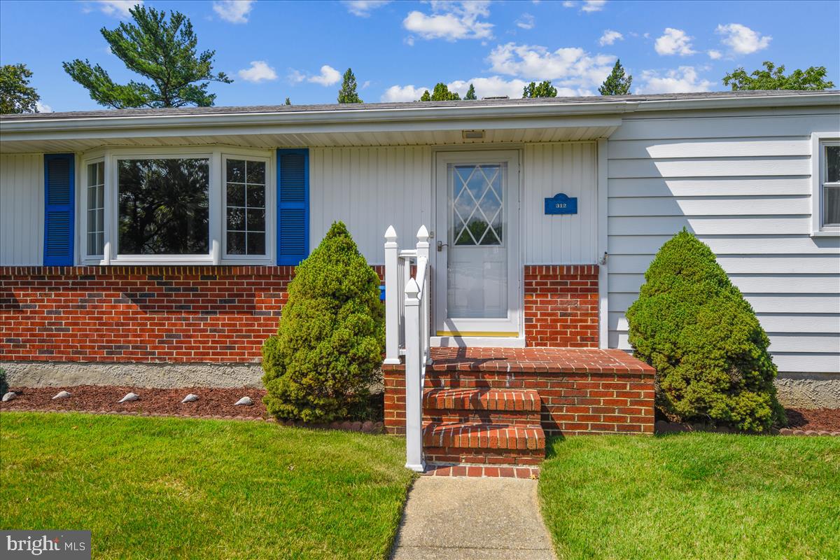 312 Cheddington Road Linthicum, MD 21090 - Photo 2 of 36 Front Porch