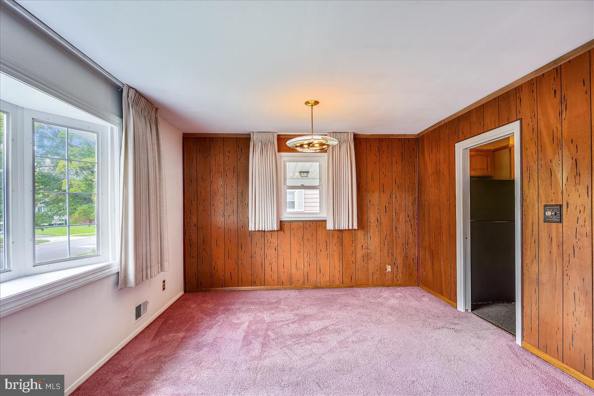 312 Cheddington Road Linthicum, MD 21090 - Photo 6 of 36 Living Room