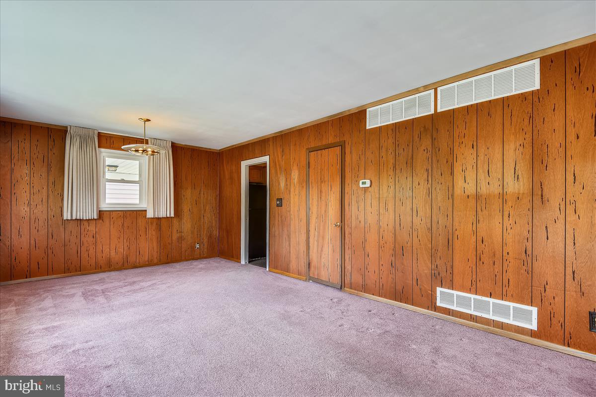 312 Cheddington Road Linthicum, MD 21090 - Photo 8 of 36 Living Room