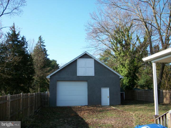 402 Dickinson Road Glassboro, NJ 08028 - Photo 3 of 15