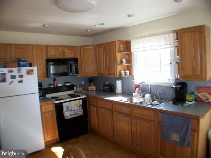 402 Dickinson Road Glassboro, NJ 08028 - Photo 6 of 15