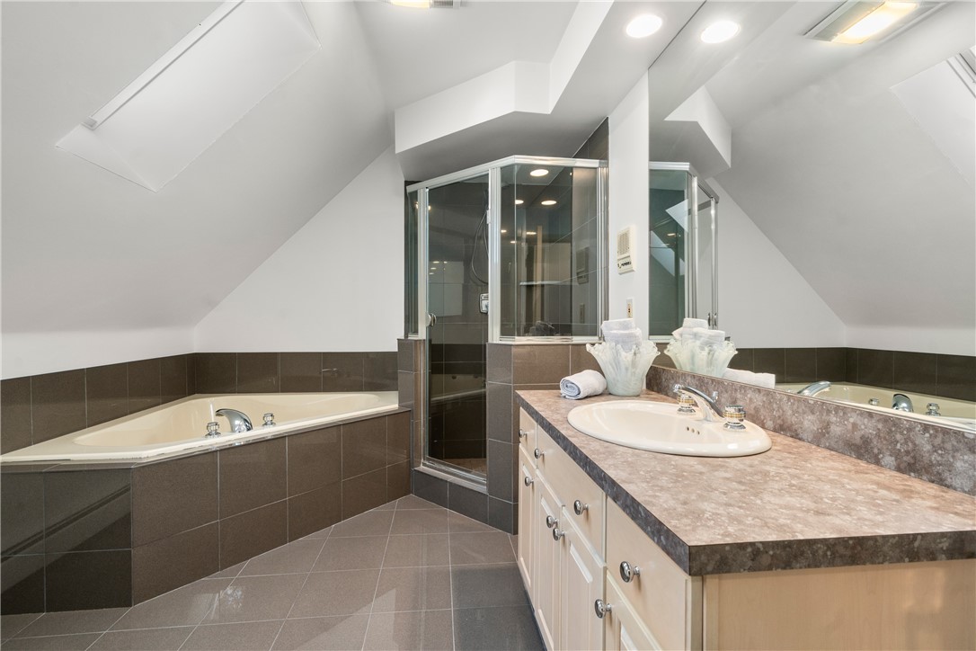 7 Oak Tree Lane Cranston, RI 02920 - Photo 27 of 32 second floor bathroom