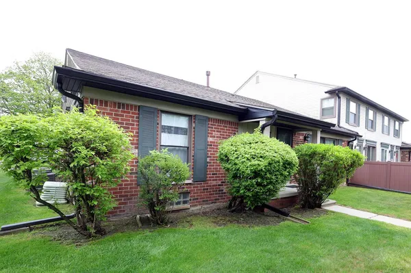 $180,000 | 41382 Northwind Drive, Canton, MI 48188