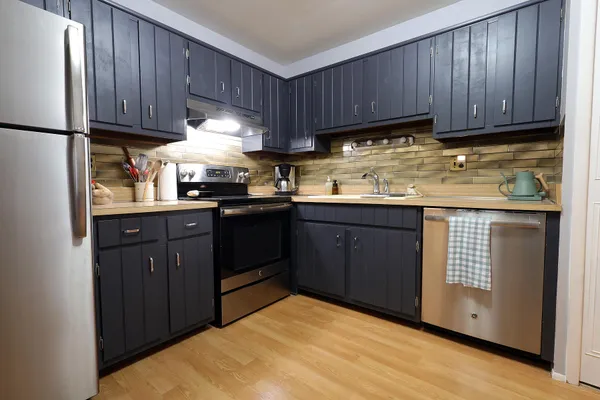 $180,000 | 41382 Northwind Drive, Canton, MI 48188