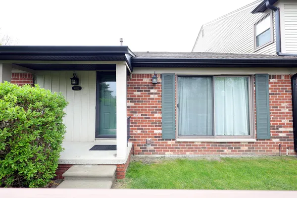$180,000 | 41382 Northwind Drive, Canton, MI 48188