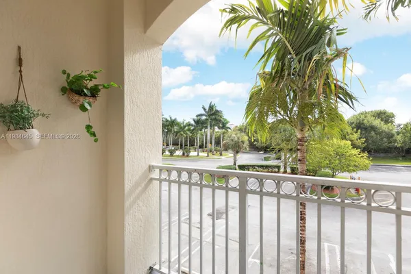 $2,600 | 10022 Northwest 7th Street, Unit 206, Miami, FL 33172