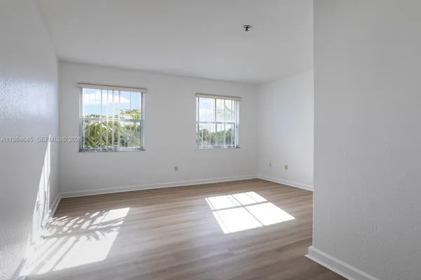 $2,600 | 10022 Northwest 7th Street, Unit 206, Miami, FL 33172