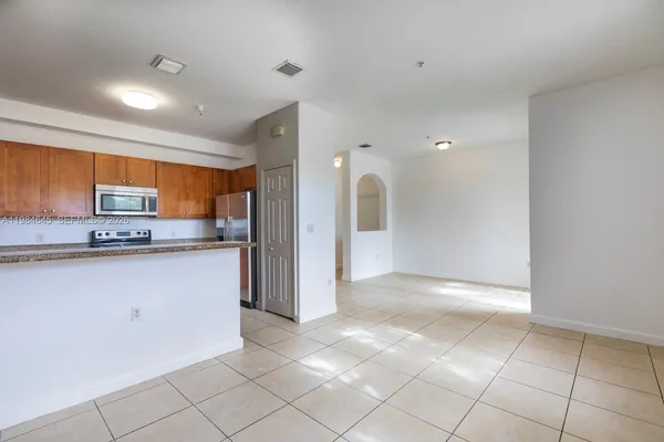 $2,600 | 10022 Northwest 7th Street, Unit 206, Miami, FL 33172