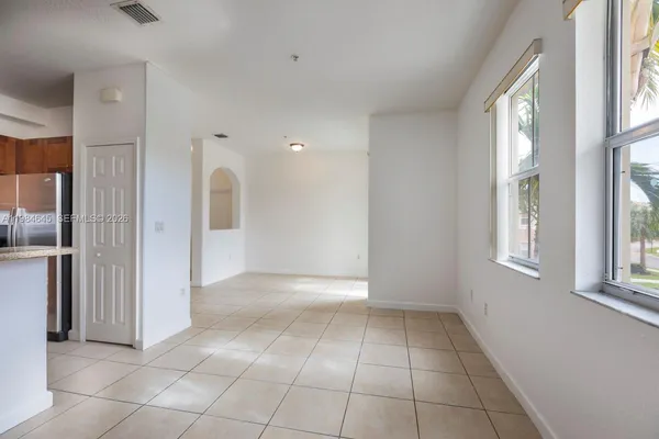 $2,600 | 10022 Northwest 7th Street, Unit 206, Miami, FL 33172