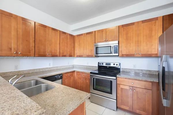 $2,600 | 10022 Northwest 7th Street, Unit 206, Miami, FL 33172