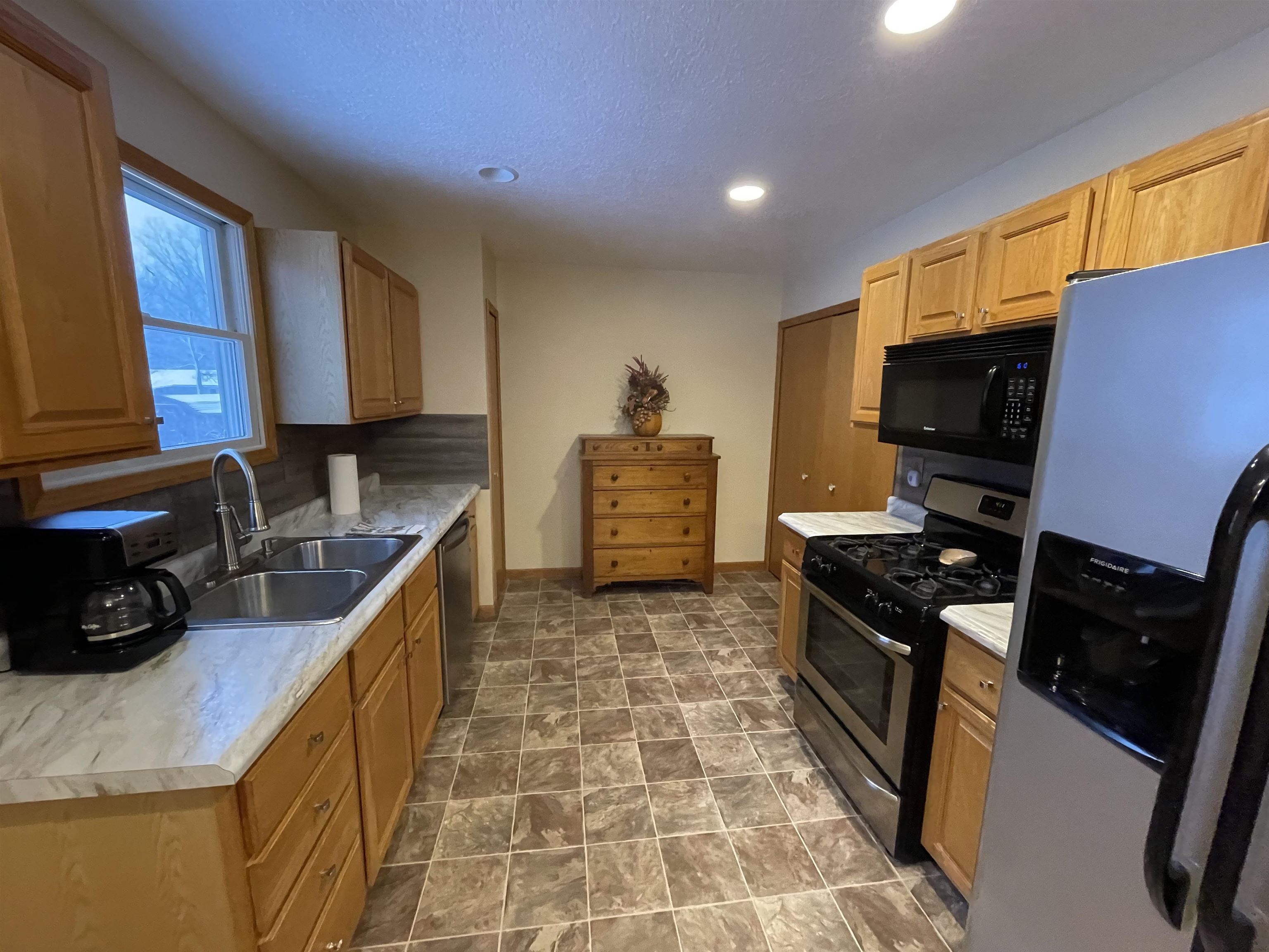 13110 Neff Road Clio, MI 48420 - Photo 9 of 40 50100238-8.JPG