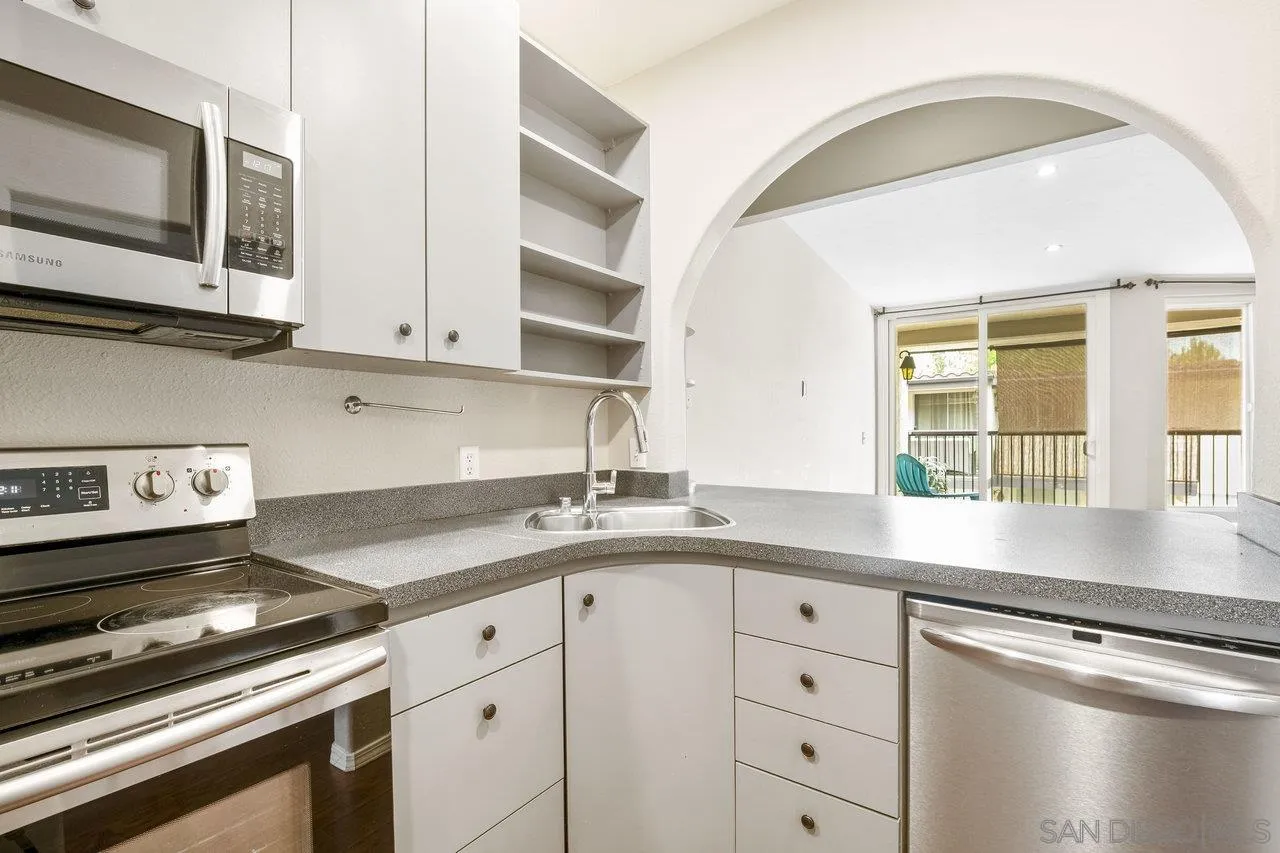 2402 Altisma Way, Unit G Carlsbad, CA 92009 - Photo 9 of 23