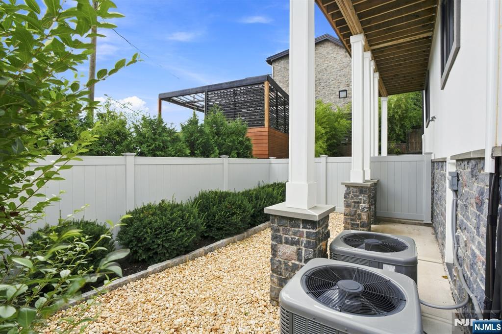 1439 River Road, Unit 1 Edgewater, NJ 07020 - Photo 33 of 39 Gallery Image 33