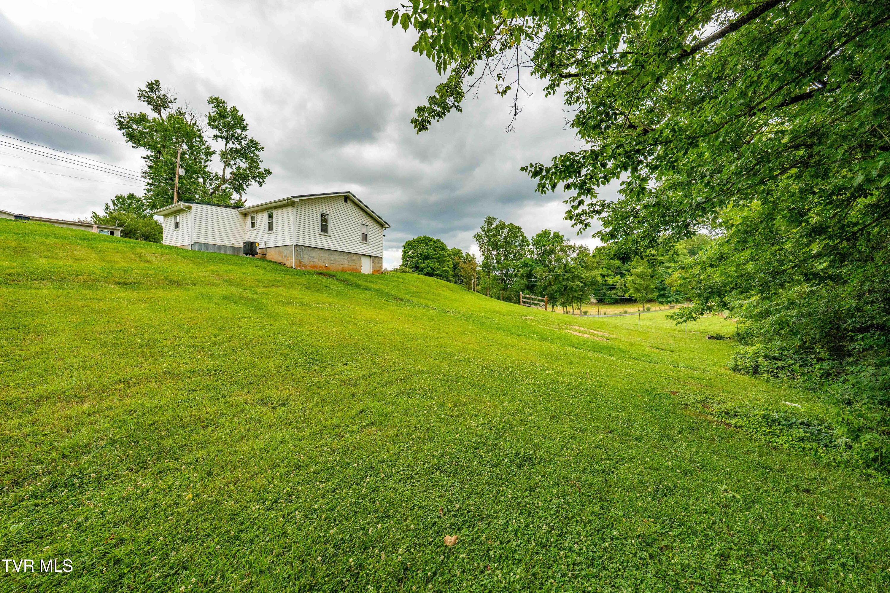 147 Fox Road Johnson City, TN 37601 - Photo 48 of 59 147 Fox road (40 of 59)