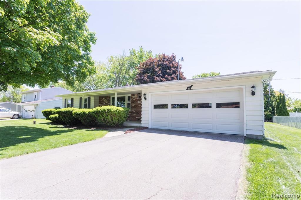 7091 Calkins Road Flint, MI 48532 - Photo 1 of 33