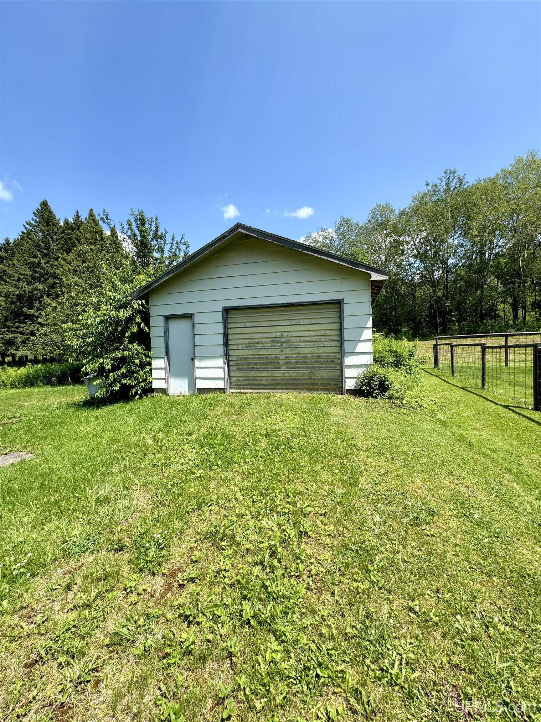 1507 Spring Street Bessemer, MI 49911 - Photo 4 of 12 Gallery Image 4