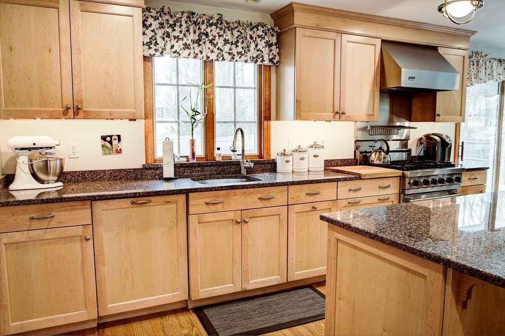 59 Byam Road Chelmsford, MA 01824 - Photo 4 of 30